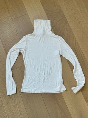 Dynamite Cream White Women’s Turtleneck Long Sleeve Top